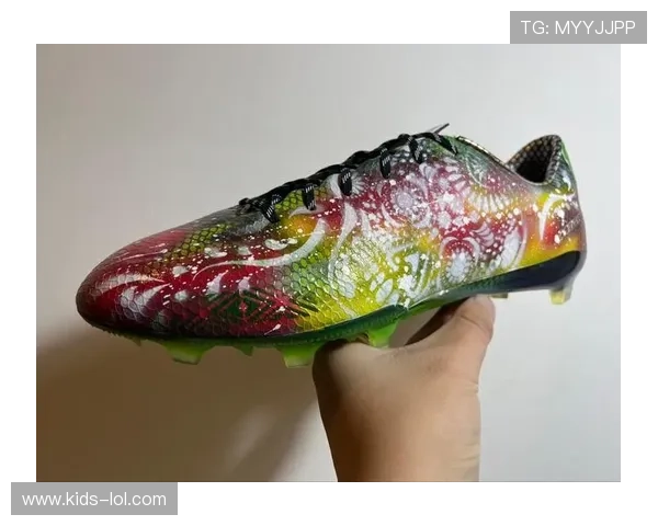 足球球星专属鞋象征身份荣耀与个人风格的特别设计