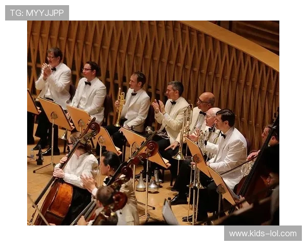 足球球星齐聚一堂放松心情 共同演绎精彩音乐之夜